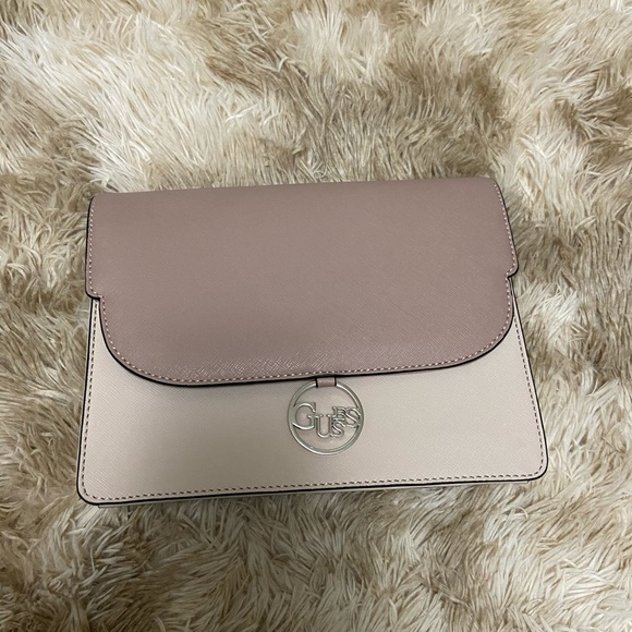 GUESS Sling Bag - Picture 1 of 2